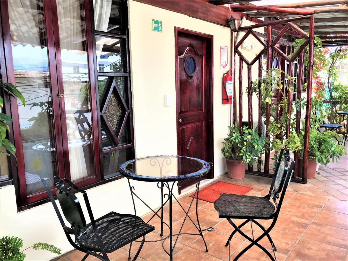 Casa Del Lago Lodging House Puerto Ayora  Dış mekan fotoğraf