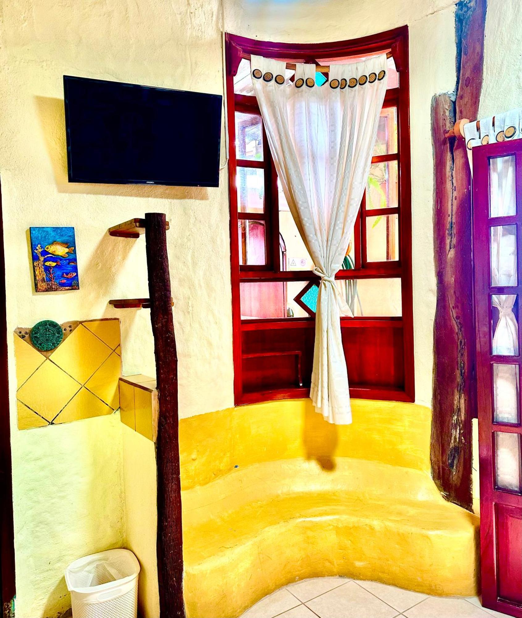 Casa Del Lago Lodging House Puerto Ayora  Dış mekan fotoğraf