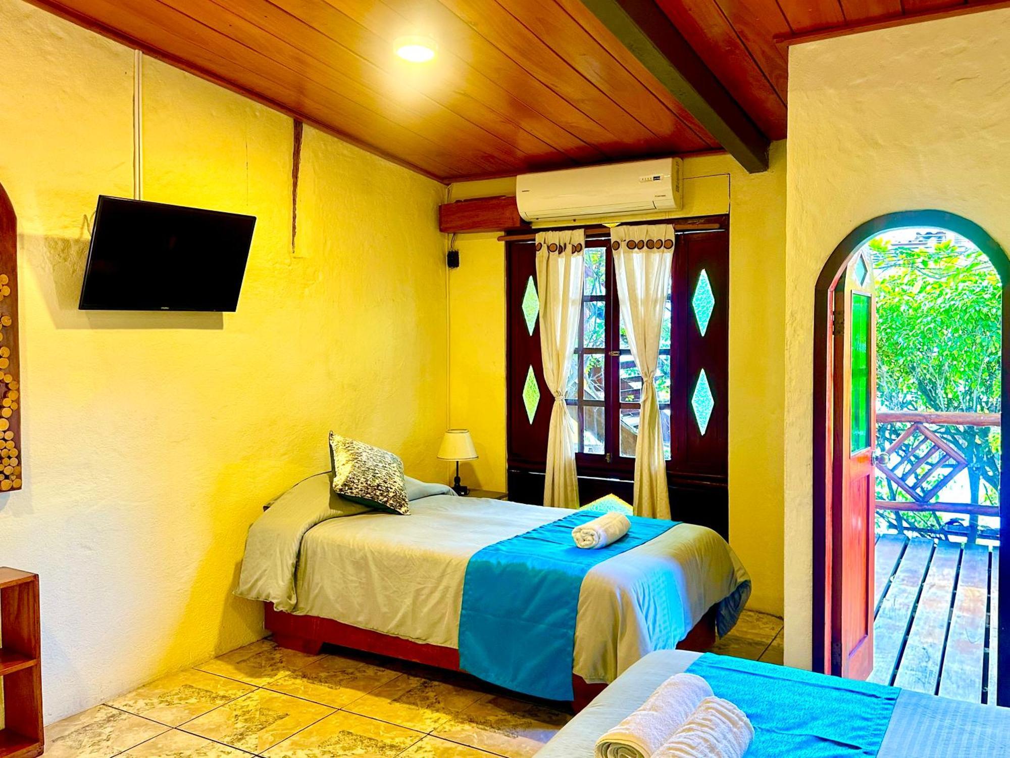 Casa Del Lago Lodging House Puerto Ayora  Dış mekan fotoğraf
