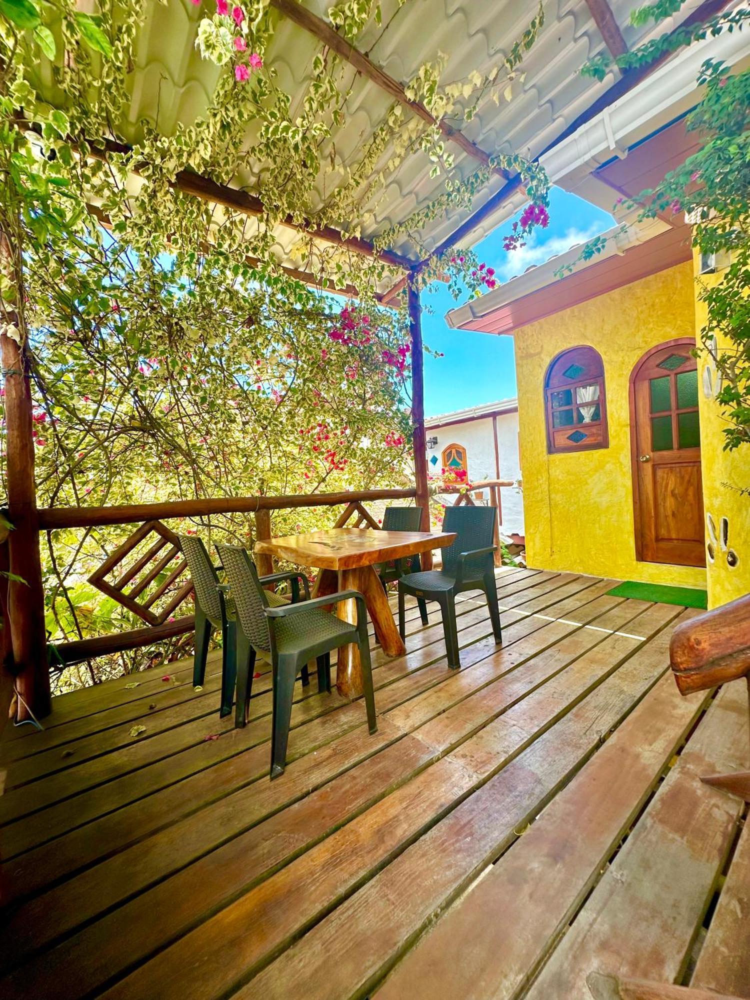 Casa Del Lago Lodging House Puerto Ayora  Dış mekan fotoğraf