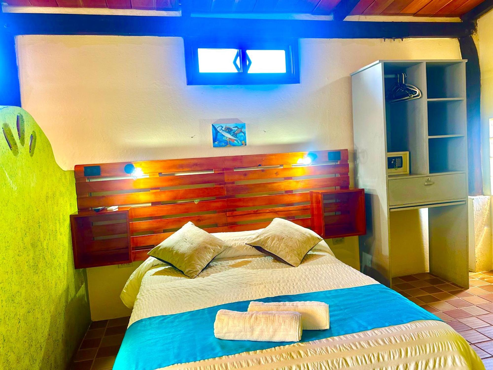 Casa Del Lago Lodging House Puerto Ayora  Dış mekan fotoğraf