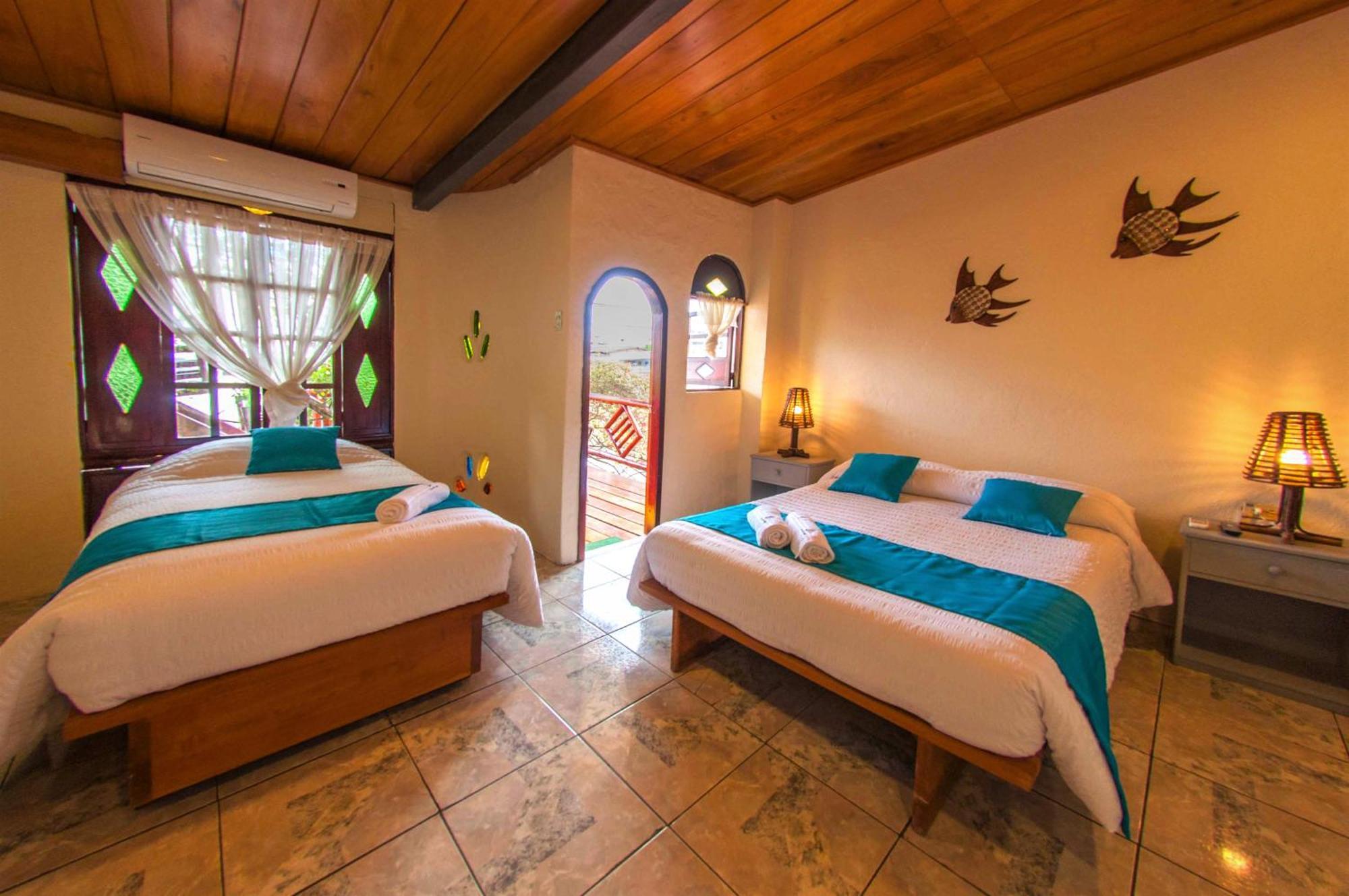 Casa Del Lago Lodging House Puerto Ayora  Dış mekan fotoğraf