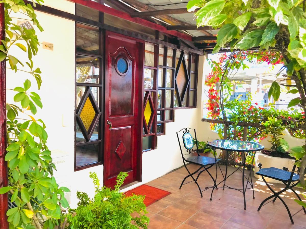 Casa Del Lago Lodging House Puerto Ayora  Dış mekan fotoğraf
